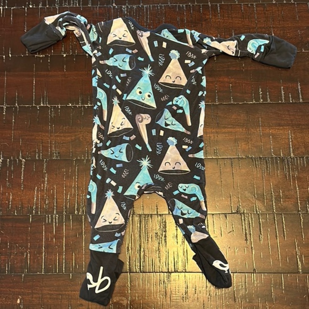 Birdies Blue‎ and Black Geometric Footie One Piece - Picture 3 of 3